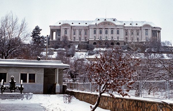 Původně palác Tajbeg, kde byl zabit Amin. Po rozmístění velitelství sovětské 40. armády v Kábulu (1987).