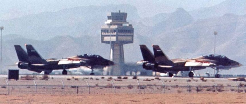 Iránské letouny F-14.